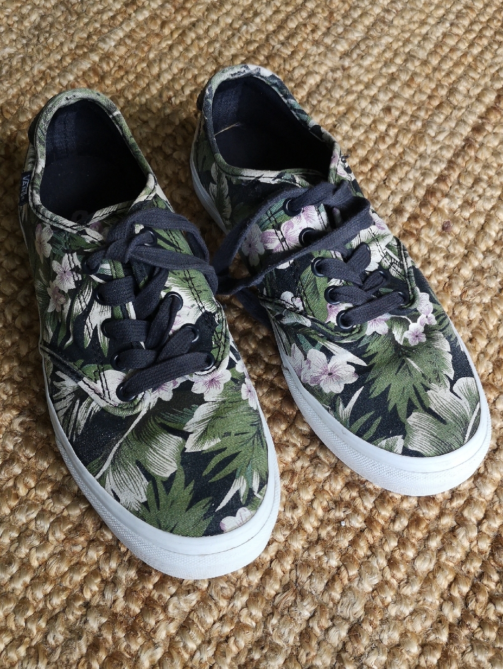 Vans leaf/flower sneakers